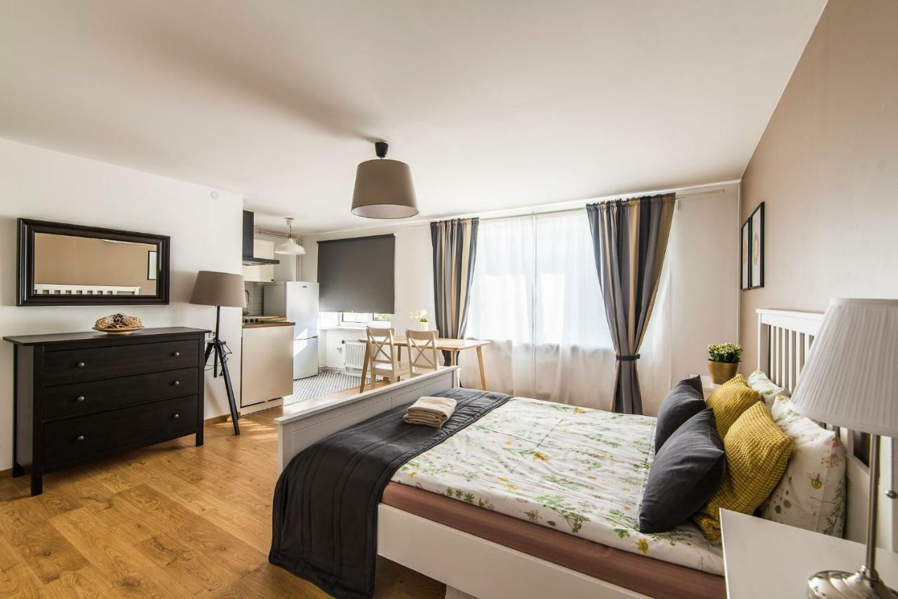 Sunshine Apartment Liepāja Esterno foto